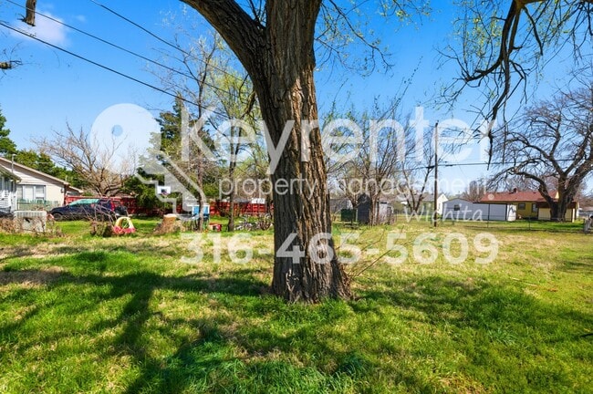 Building Photo - 2322 S Emporia St