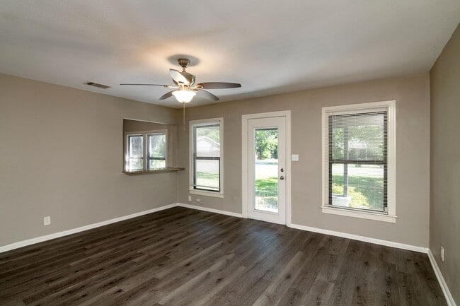 Building Photo - Cozy 3 bedroom, 1 bathroom home located in...
