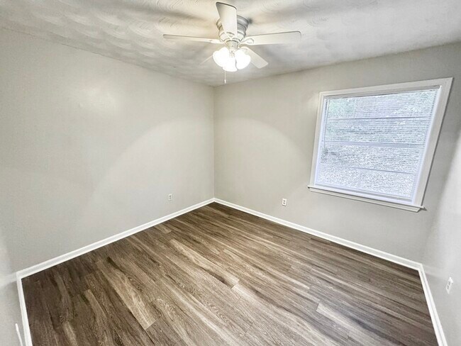 Building Photo - 5334 Craigmont Dr