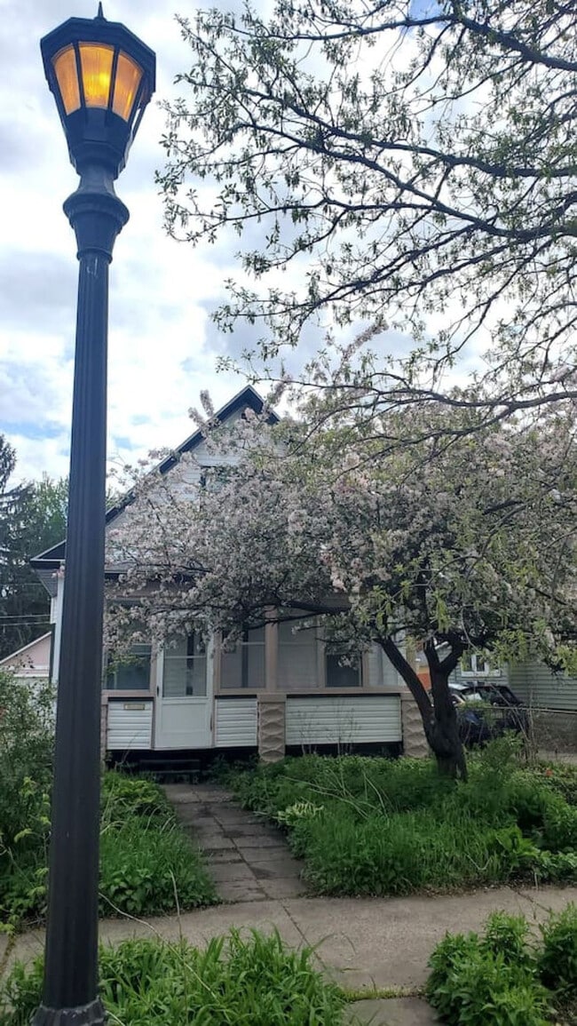 Building Photo - 1318 Englewood Ave