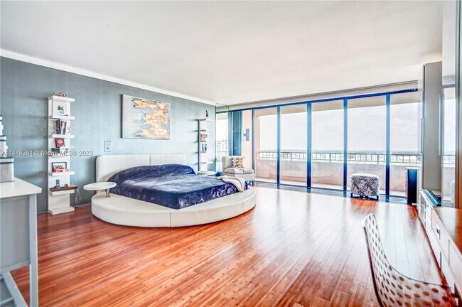 Building Photo - 11113 Biscayne Blvd