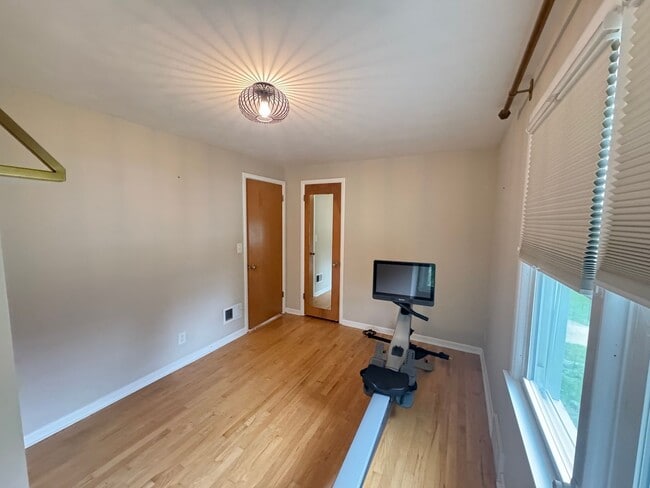 Building Photo - Adorable two story home