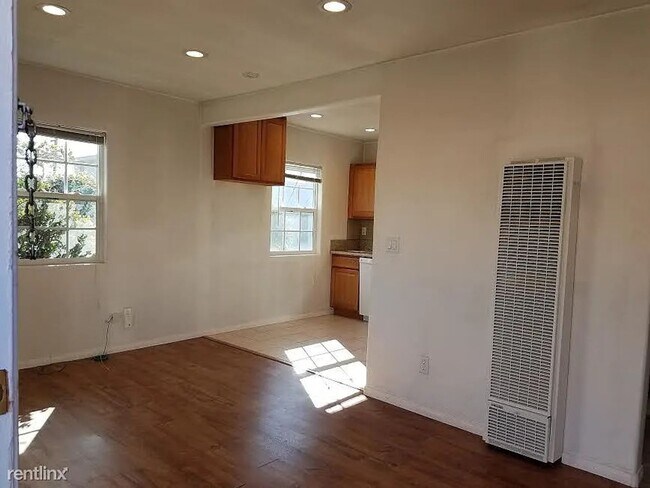 Building Photo - 3424-28 Del Rey St