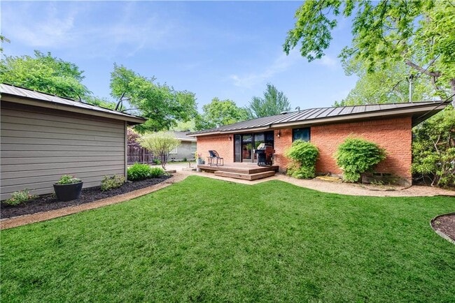 Building Photo - 7326 Lehigh Dr