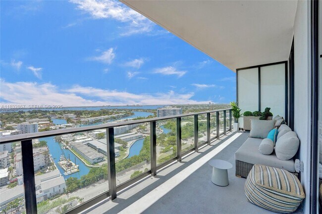 Building Photo - 580-572 72nd St