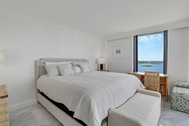 Building Photo - 5380 N Ocean Dr