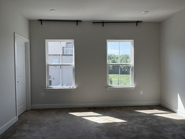 Building Photo - 116 Albany Pl