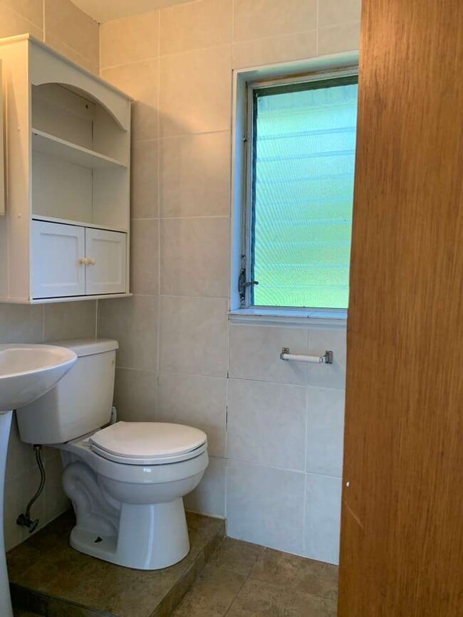 Building Photo - 3 Bedroom 2 Bath Home in Central Gulfport