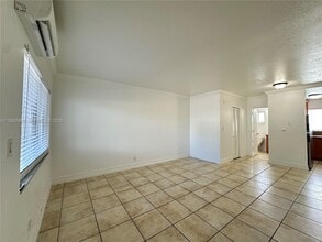 Building Photo - 1400 NE 56th St