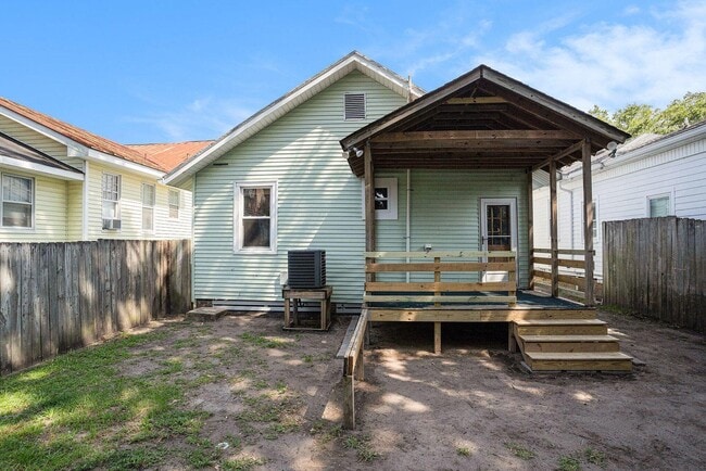 Building Photo - 292 Congress St