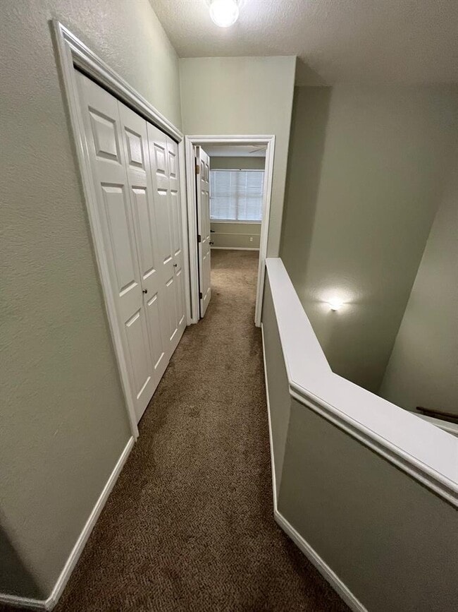 Building Photo - 2100 Pipers Field Dr