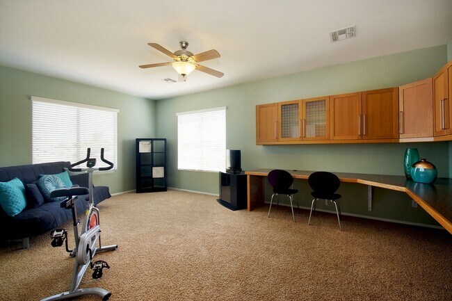 Building Photo - 4 Bedroom Furnished Gilbert Home