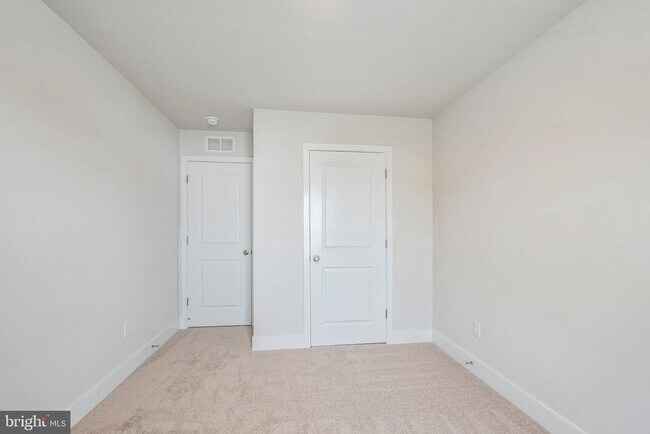 Building Photo - 121 Nootka Wy