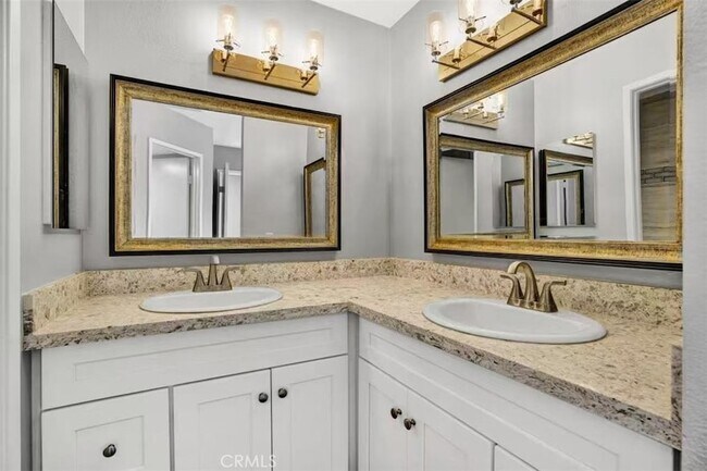 Building Photo - 13104 Glen Ct