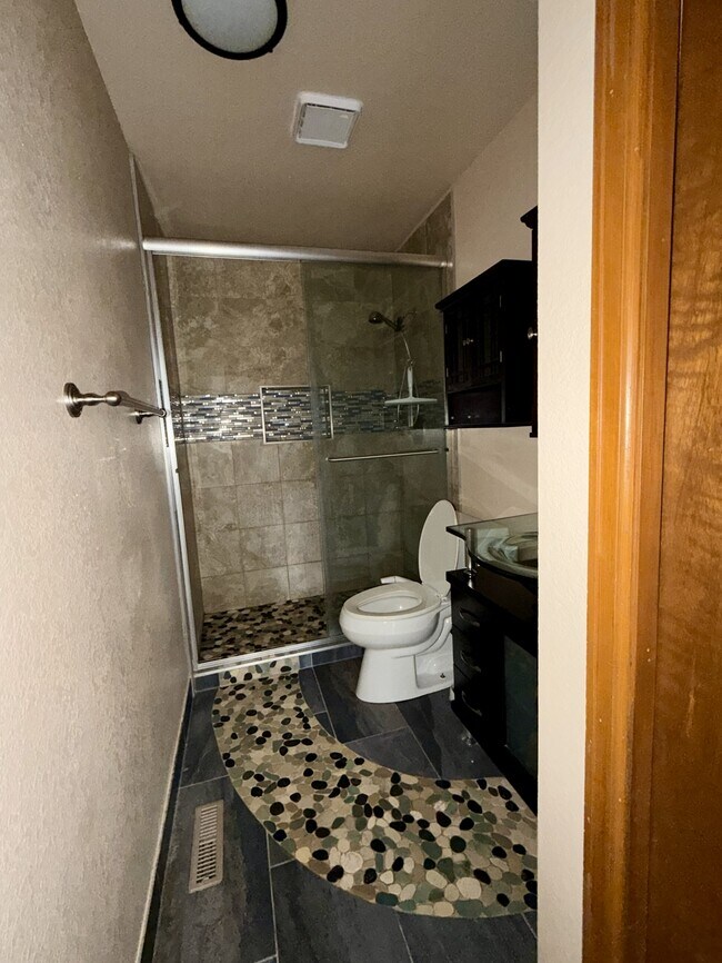 Building Photo - 73 Sunlight Ln