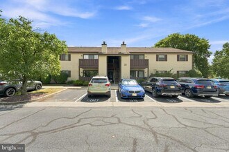 Building Photo - 903 Lindsey Ct