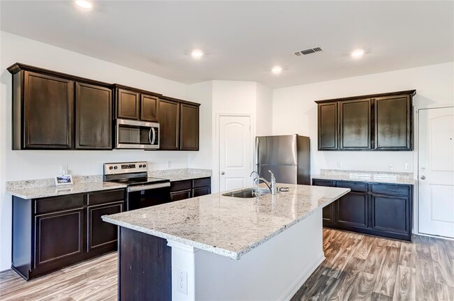 Building Photo - 109 Riverdale Dr