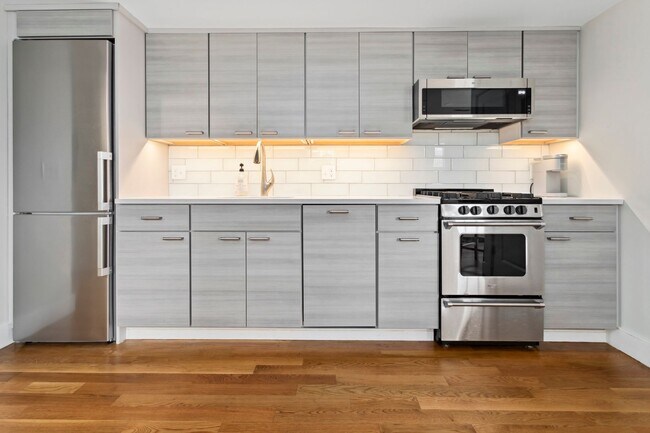 Building Photo - Winter Rental: Portside Walkabout (Dog-Friendly!)