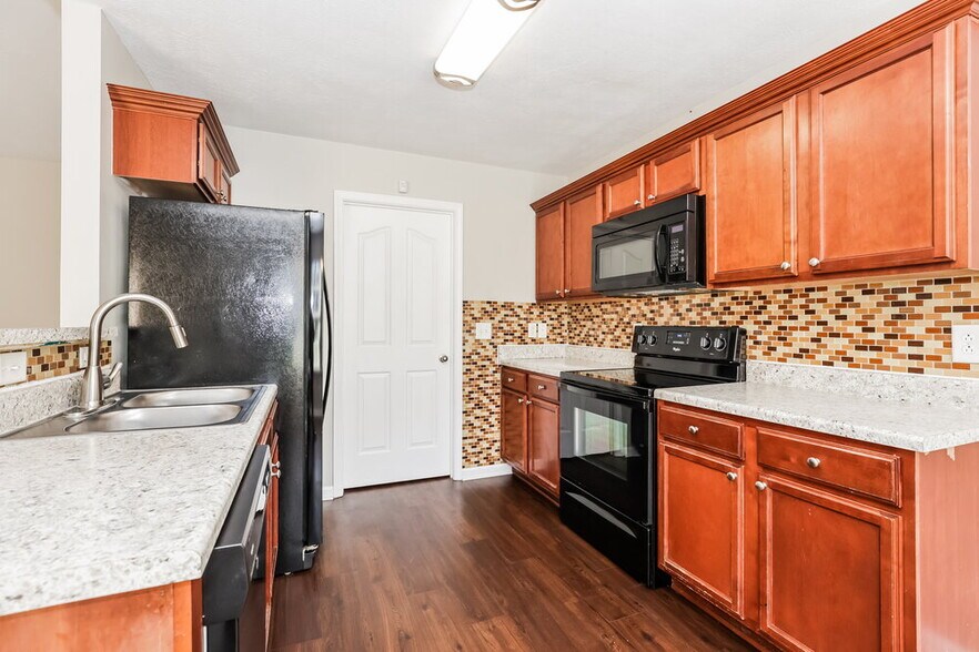 Building Photo - 127 Berele Shepsele Ln