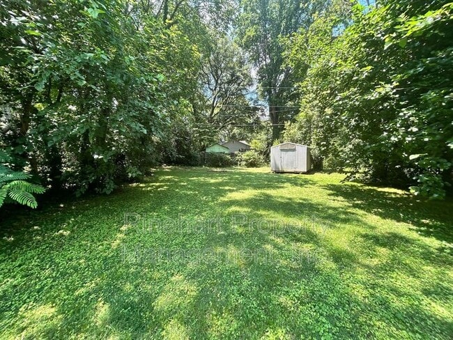 Building Photo - 857 Bradley St