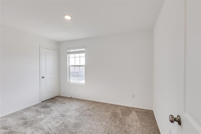 Building Photo - 415 Geode Glen