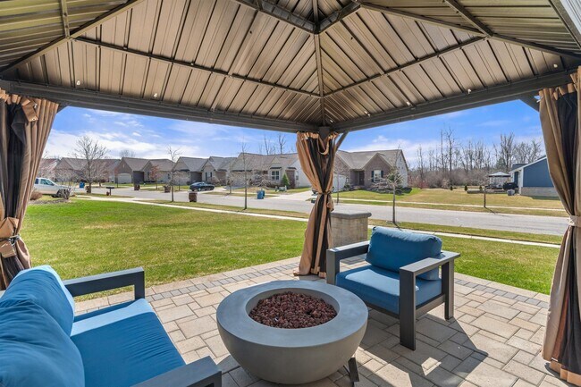 Building Photo - 2136 Wiltshire Dr