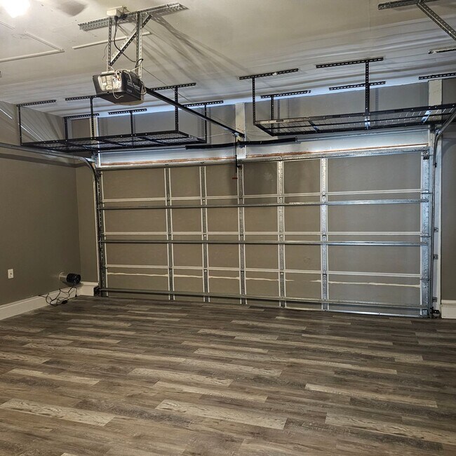 Building Photo - Ranch in Riverwood Athletic
