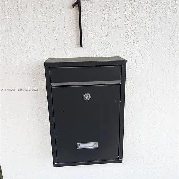 Building Photo - 920 NW 8th Ave