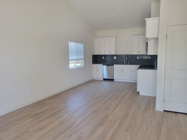 Building Photo - 8622 Grandy St