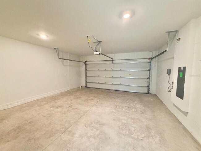 Building Photo - 2134 Chris Dr