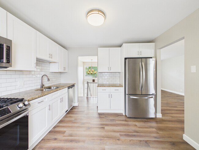 Building Photo - 4360 Mumford Dr