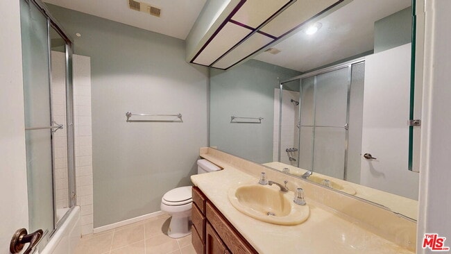 Building Photo - 22525 Sherman Way