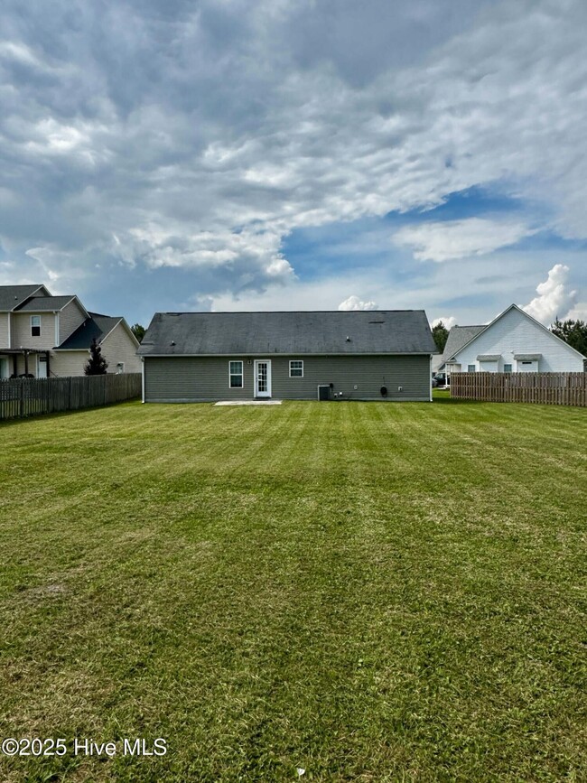 Building Photo - 303 Brittney Ct