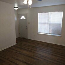 Building Photo - 105 Valley Cir
