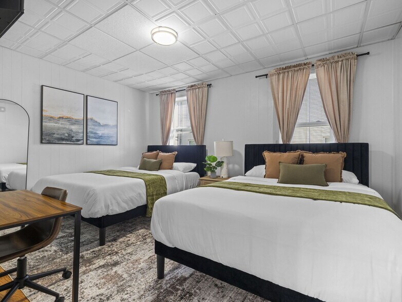 Building Photo - 110 Glen St