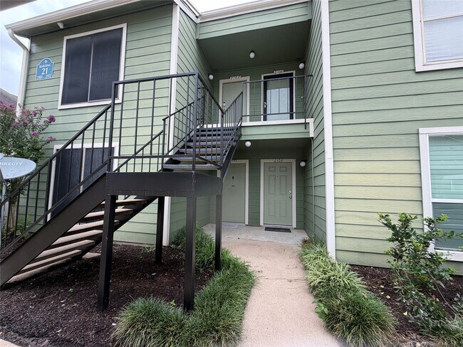 Building Photo - 14777 Wunderlich Dr