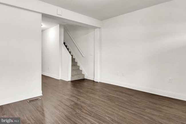 Building Photo - Coming Soon! Charming 3 Bedroom, 1.5 Bath ...