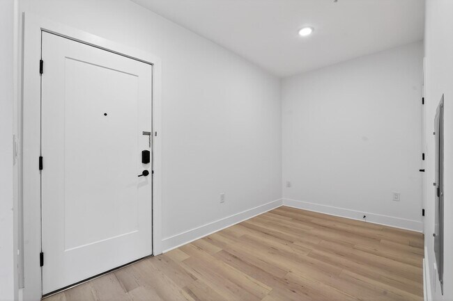 Building Photo - 43-45-45 W 32nd St