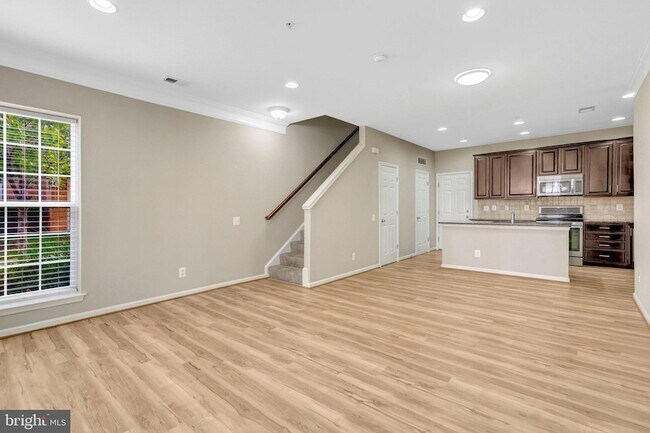 Building Photo - 42790 Lauder Terrace