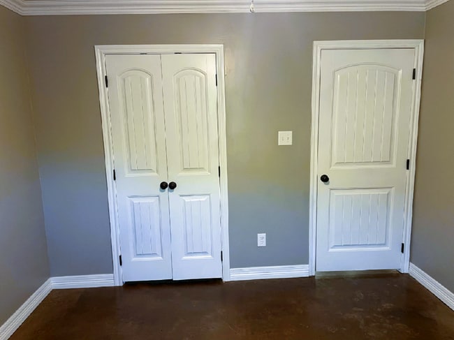 Building Photo - 713 Overlook Dr