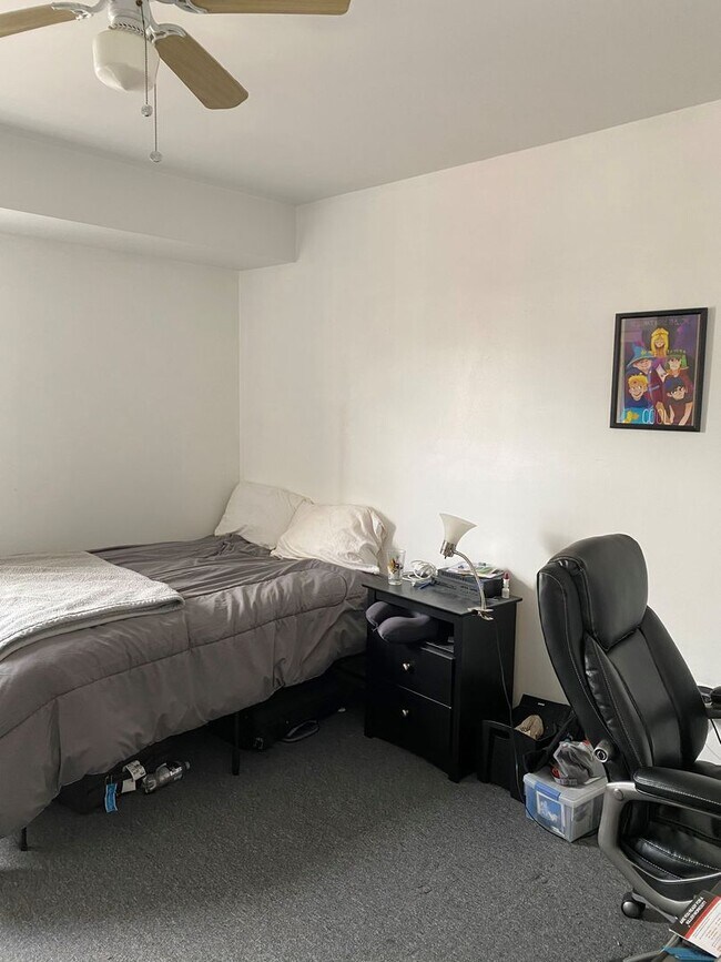 Building Photo - 931 S 10th St