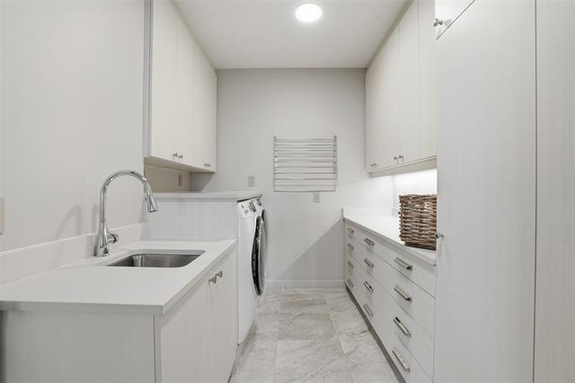 Building Photo - 500 Throckmorton St