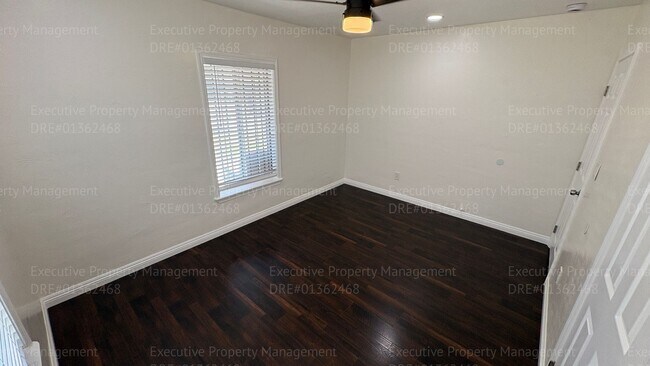 Building Photo - 2 bedroom 1 bathroom house located in the 93307 zipcode near E Brundage Ln/ Madison St