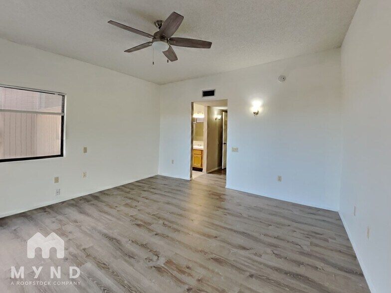 Building Photo - 1750 W Camino Urbano