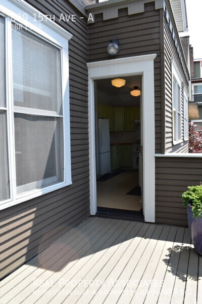 Building Photo - 809 15th Ave