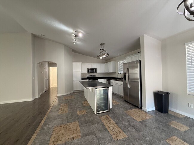 Building Photo - Spacious four bedroom for lease in Laveen Meadows!