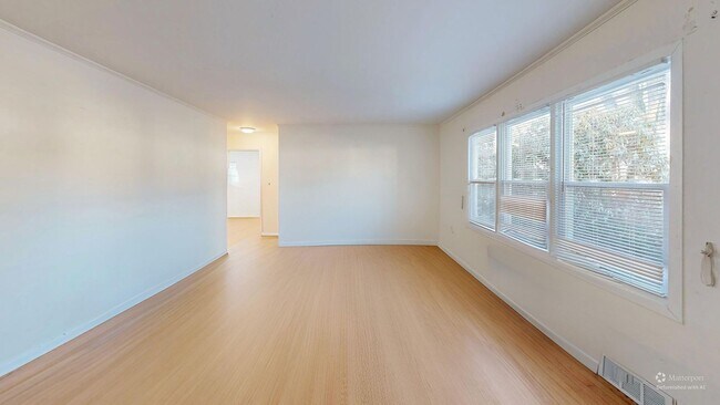 Building Photo - South Colonie Schools 2BR 1BA