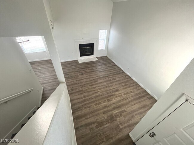 Building Photo - 1537 N Canyon Rose Way