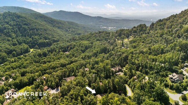 Building Photo - 2 Cherokee Orchard Ct