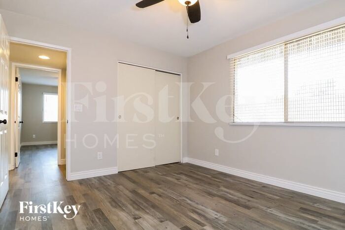 Building Photo - 4717 W Echo Ln